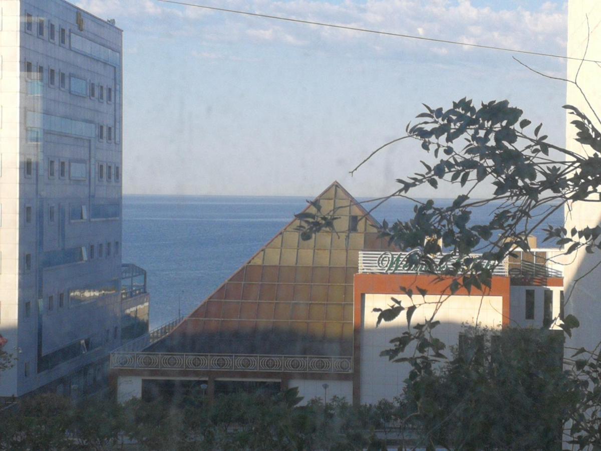 Ferienwohnung Flat at the seafront Aqtau Exterior foto