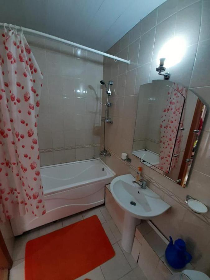 Ferienwohnung Flat at the seafront Aqtau Exterior foto